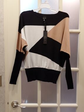 "Aaeda" NWT, SZ.S, Colorblock Crewneck Sweater - Black, White & Tan. Never Worn